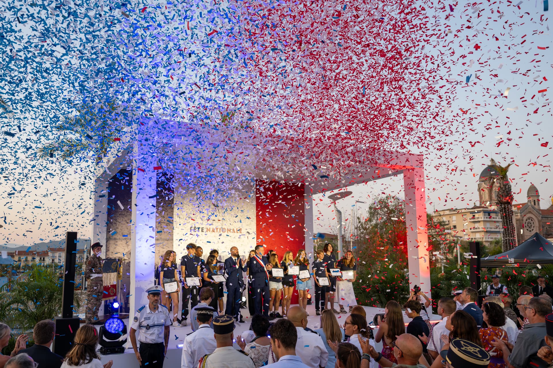 Fête nationale, confettis tricolores — © Ville de Saint-Raphaël - Franck Cluzel